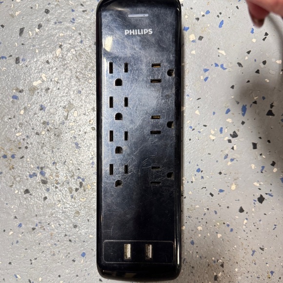 Philips 7-Outlet 2-USB 4ft. Surge Protector - Black - Picture 10 of 11
